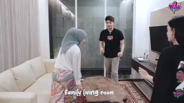 7 Potret Rumah Aditya Zoni dan Yasmine Ow, Berkonsep Kayu Bak Resort