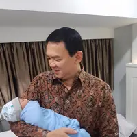 Ahok dikaruniai anak laki-laki (Instagram/basukibtp)