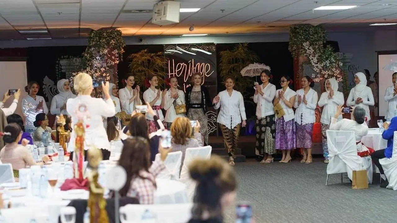 Kebaya Noni Sukses Bikin Kagum di Amerika Serikat dan Kanada.  foto: istimewa