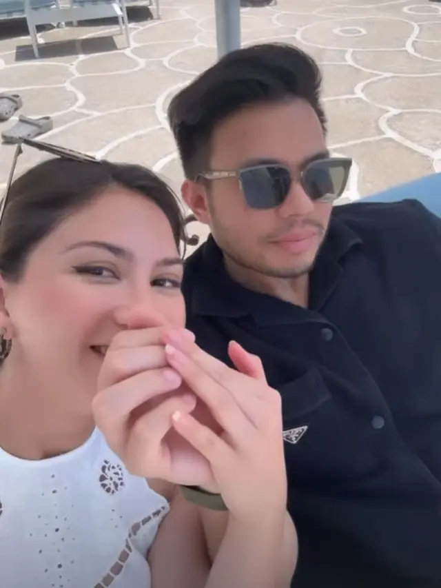 Potret Romantis Jessica Mila dan Yakup Hasibuan dengan Gaya Kasual hingga Berenang di Suhu Udara Dingin