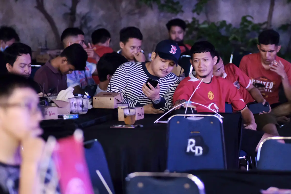 Foto: Keseruan Nobar Derbi Manchester Bersama United Indonesia dan MCSCI Chapter Jambi