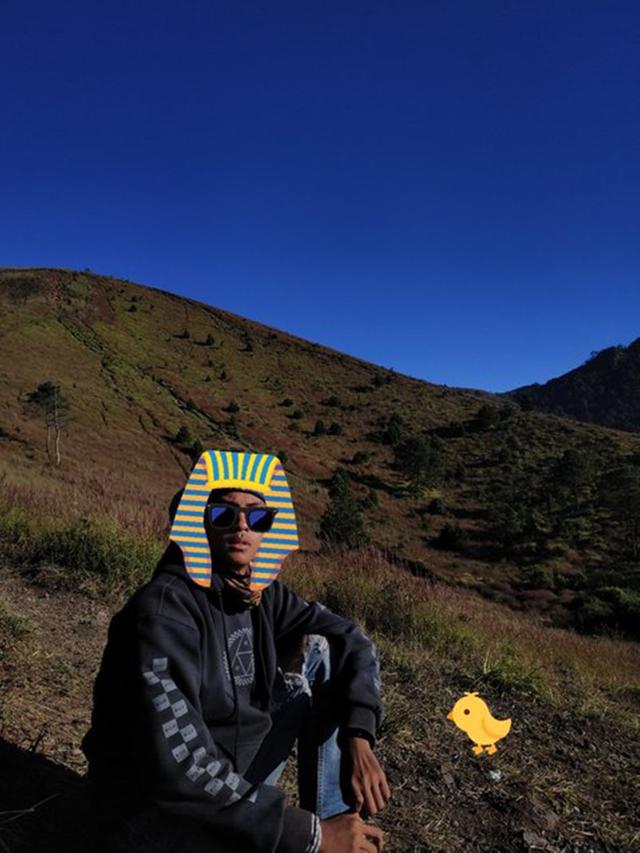 Pria Ini Minta Fotonya Diedit Lebih Bagus, 6 Hasilnya Bikin Senyum Sendiri