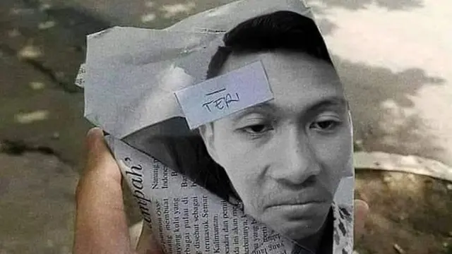 6 Potret Bungkus Makanan dengan Foto Seleb Ini Bikin Tawa Pecah
