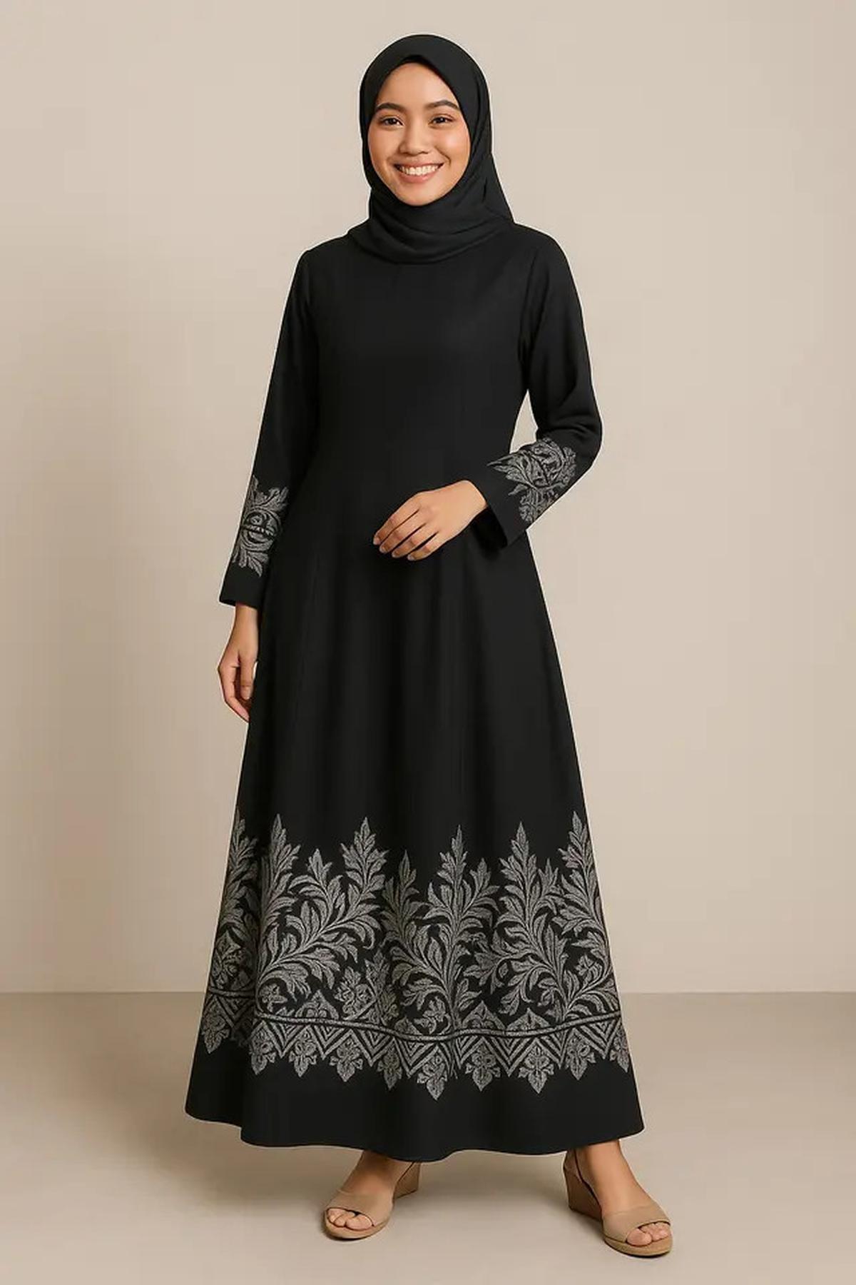 10 Model Gamis Batik Kombinasi Hitam Polos dan Silver, Jadi Outfit Kece Selama 2025