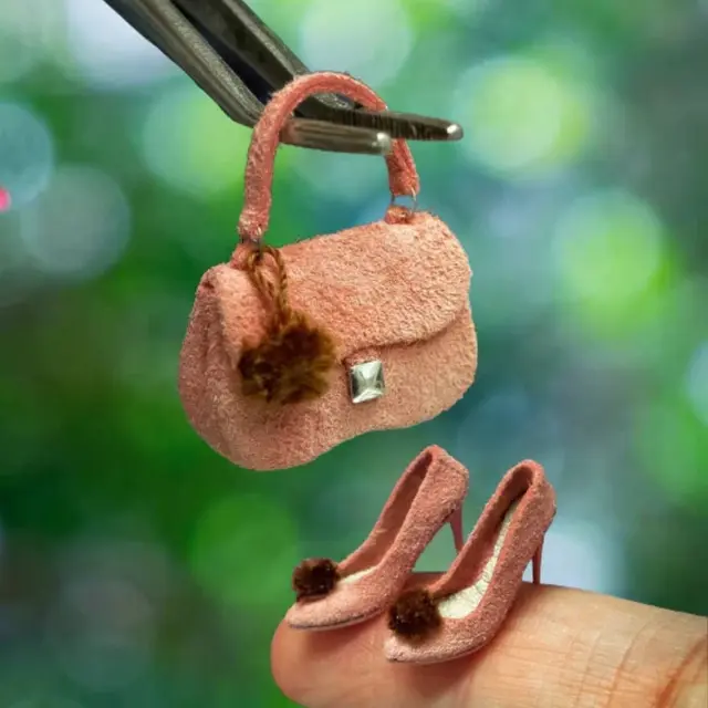 6 Potret Heels dan Tas Wanita Ukuran Mini Unik, Menarik Dikoleksi Pecinta Fashion