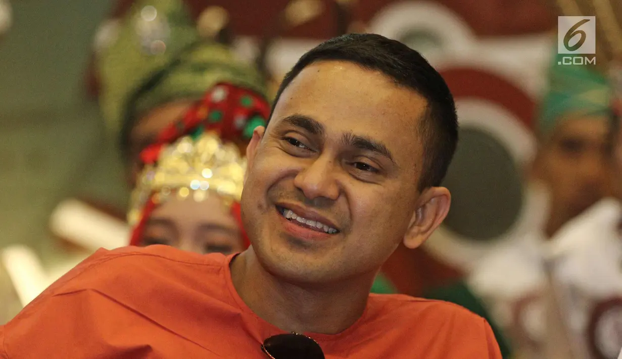 Presenter Ramzi saat jumpa pers Liga Dangdut Indonesia di SCTV Tower, Jakarta, Jumat (12/1). Peserta Liga Dangdut Indonesia akan dikomentari langsung oleh dewan dangdut dan promotor. (Liputan6.com/Herman Zakharia)