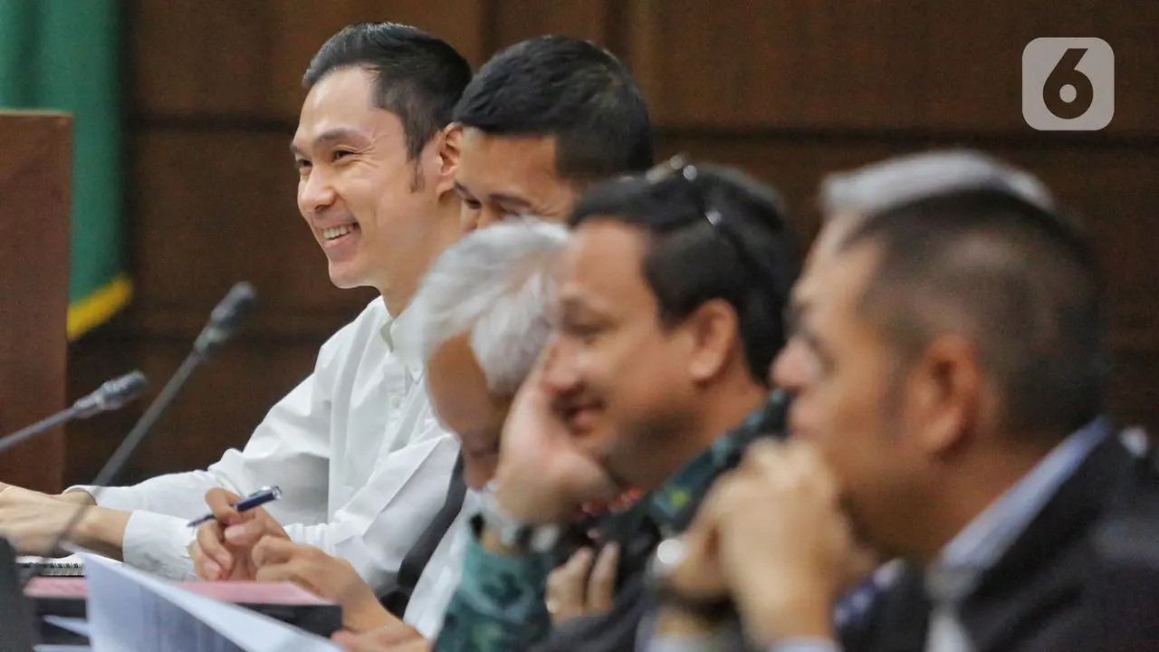 Sidang Lanjutan Korupsi Timah, Terdakwa Harvey Moeis Simak Keterangan Para Saksi