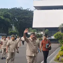Pengurus Purnawirawan TNI AD (PPAD) menemui Presiden Prabowo Subianto di Kompleks Istana Kepresidenan Jakarta, Rabu. (Liputan6.com/Lizsa Egeham)