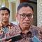 Wakil Menteri Energi dan Sumber Daya Mineral (ESDM), Yuliot Tanjung di Kantor Kementerian ESDM, Jakarta, Jumat (24/4/2026). (Liputan6.com/Arief)