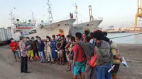 13 ABK WNI yang bekerja di kapal Long Xing telah berhasil dipulangkan dari Senegal ke Indonesia dan tiba di Jakarta pada Senin (10/11/2020). (Photo credit: Kementerian Luar Negeri RI)