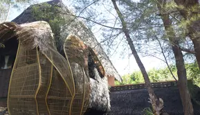 Rumah Tropis Masa Depan, Saat Teknologi Prefabrikasi Bertemu Desain Premium