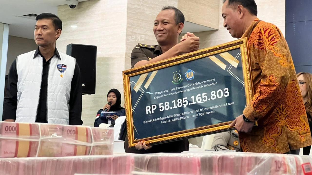Penampakan Gunungan Uang Rp58 Miliar dari Kasus Judi Online