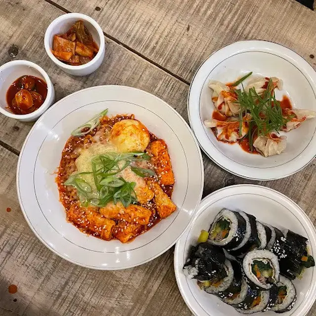 Mama Kimchi / Jjampong Korea
