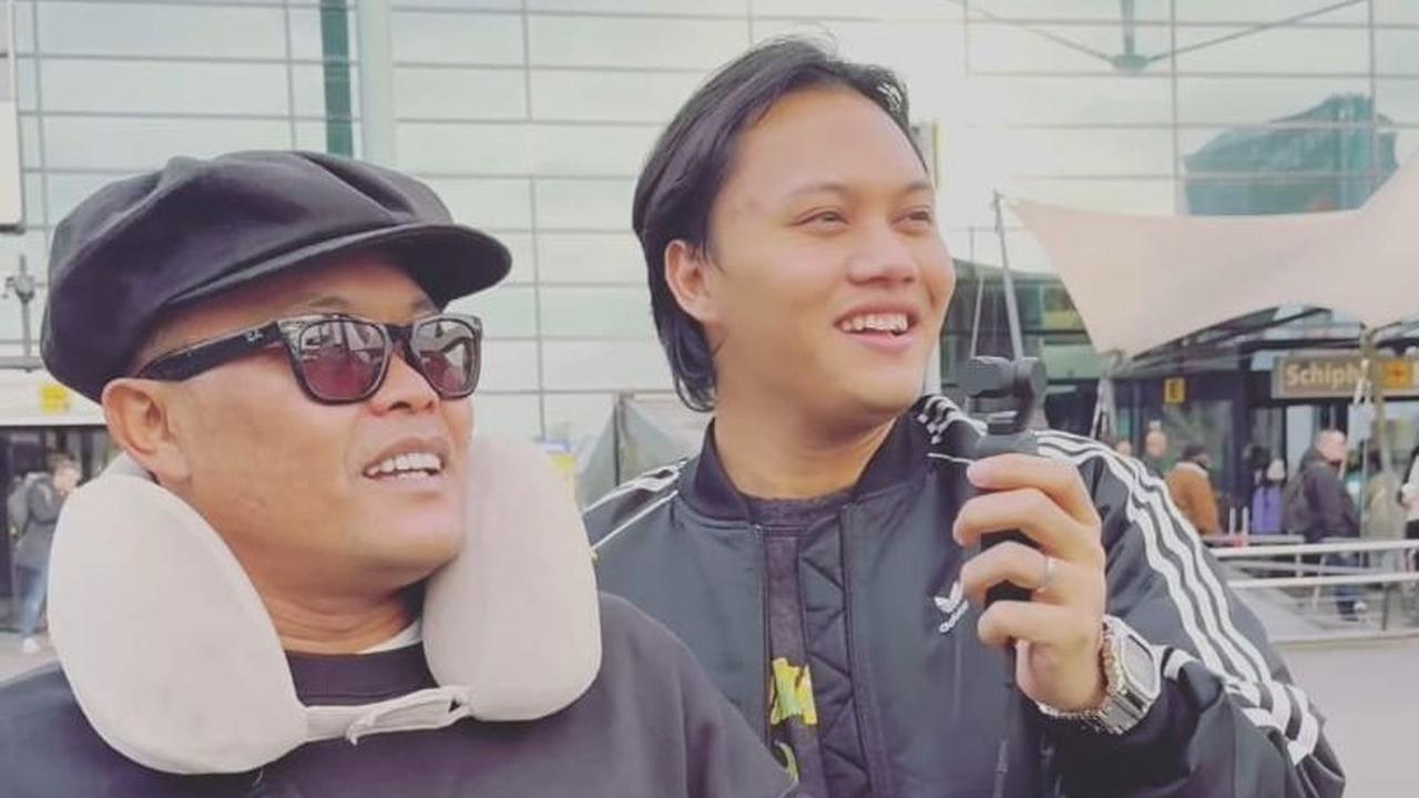 Cuaca di Belanda sendiri diketahui sedang dingin. Hal itu diungkapkan Sule kepada anak sulungnya, Rizky Febian.<br>