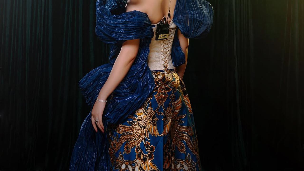 5 Model Baju Batik dan Kebaya ala Happy Asmara Ini Bisa Jadi Inspirasi