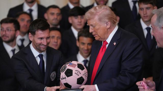 Lionel Messi bersama skuad Inter Miami bertemu dengan Presiden Amerika Serikat, Donald Trump, di Gedung Putih, Washington, D.C., Kamis (5/3/2026) waktu setempat. Pertemuan itu sebagai penghormatan kepada Inter Miami karena sukses menjuarai MLS Cup 2025. (AP Photo/Julia Demaree Nikhinson)