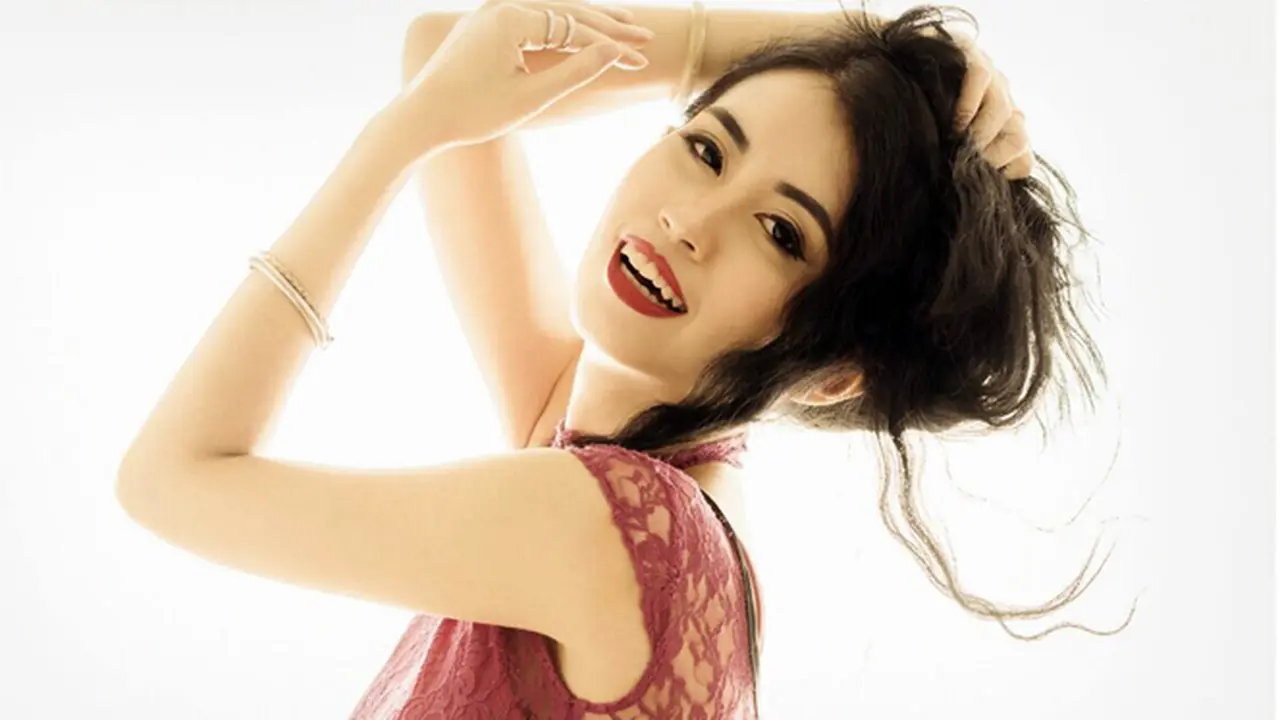 Vhiona Lee
