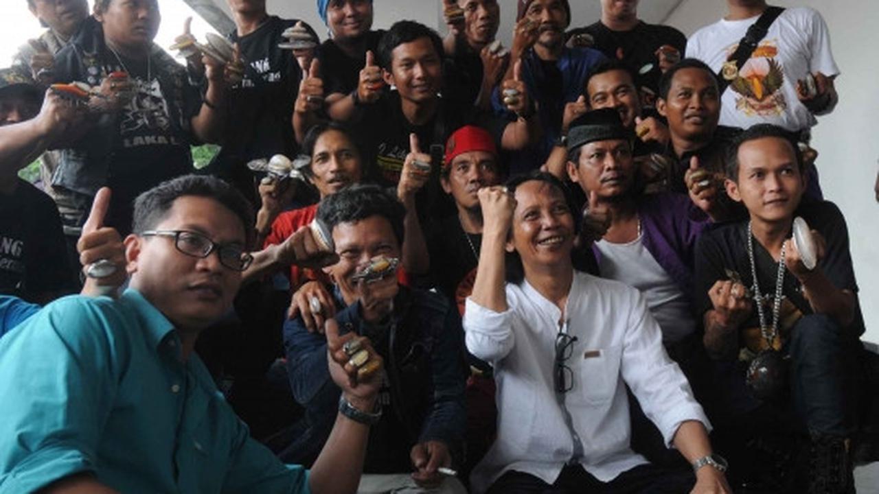 Jelang sidang tuntutan, Mandra pamer batu akik