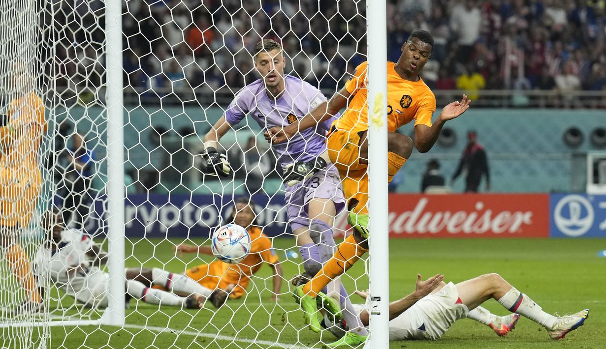 Di babak kedua, Amerika Serikat mampu memperkecil skor menjadi 1-2 pada menit ke-76 melalui gol Haji Wright. Gol berawal dari umpan silang mendatar yang dikirimkan Christian Pulisic dan memantul mengenai kaki Haji Wright dan menghasilkan bola lambung yang tak mampu dijangkau kiper Andries Noppert. (AP/Francsico Seco)