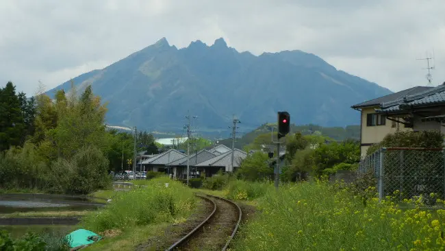 Gunung Nekodake di kawasan Aso Minami, Jepang. (Sumber Wikimedia Commons)