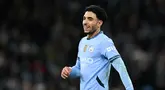 Penampilan apik Omar Marmoush Bersama Eintracht Frankfurt membuat Manchester City tertarik mendatangkanya ke Etihad Stadium. City rela menggelontorkan dana hingga 75 juta euro atau sekitar Rp 1,2 triliun demi mendapatkan tanda tangan sang pemain. Penyerang asal Mesir itu menjadi pembelian termahal The Citizens pada bursa transfer Januari tahun ini. (AFP/Oli Scarff)