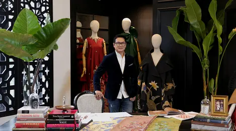 Cerita Denny Wirawan Selamatkan Batik Kudus Dari Kepunahan Fashion Fimela Com