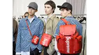 Kolaborasi Louis Vuitton dan Supreme menjadi produk incaran para fashionista.