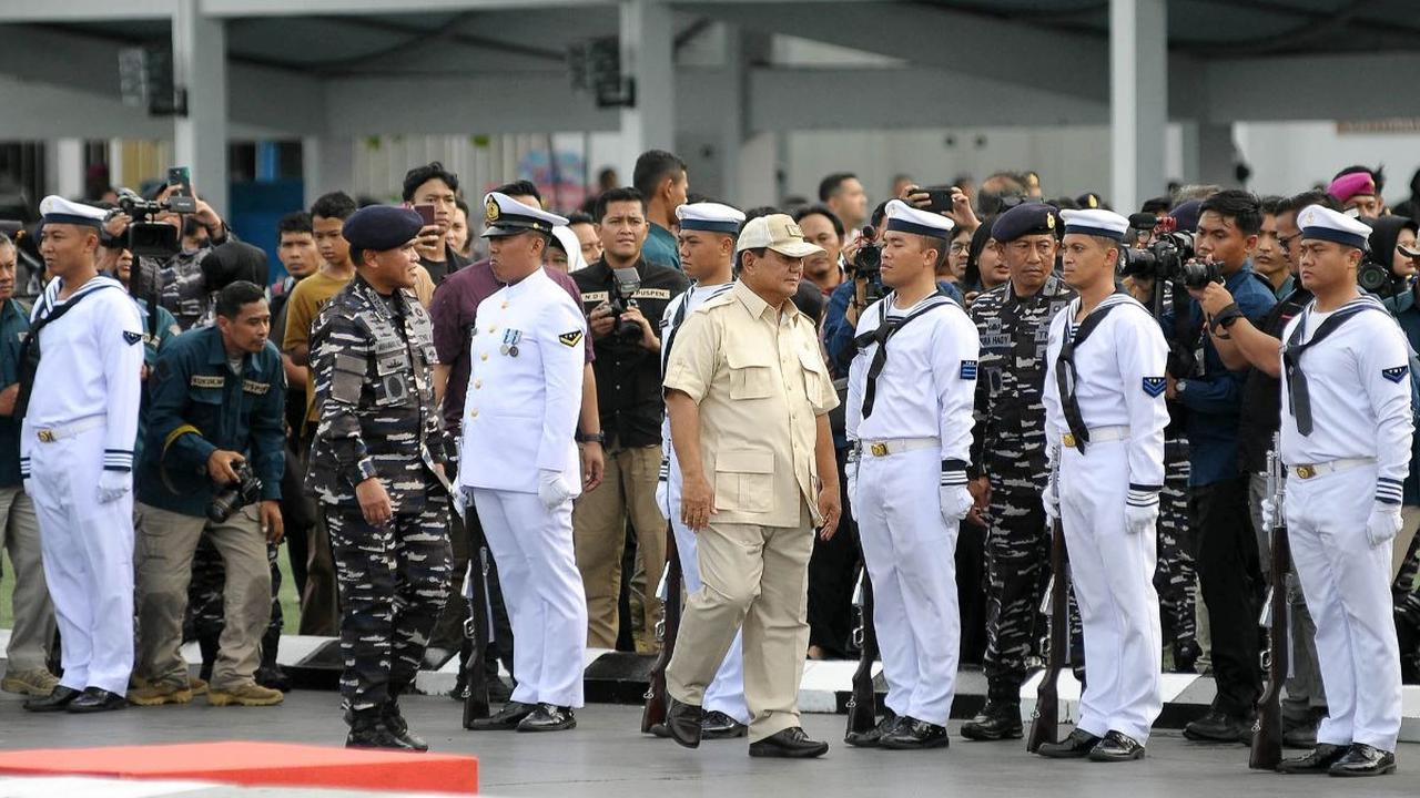 Pelepasan KRI dr. Radjiman ini dipimpin langsung oleh Menteri Pertahanan Prabowo Subianto.