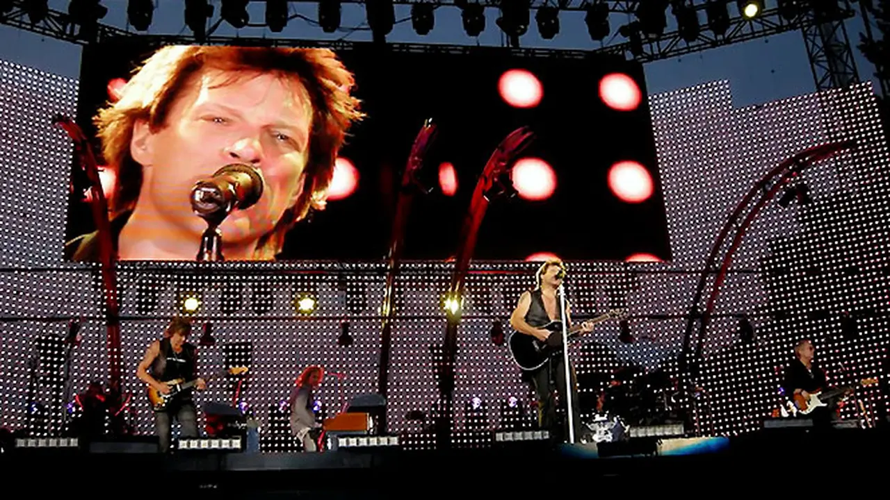 bon-jovi-131217b.jpg