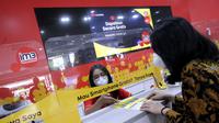 Indosat Ooredoo menggandeng Erajaya, menghadirkan konsep SIS di gerai Erajaya. Pelanggan Indosat bisa membeli berbagai produk telekomunikasi Indosat di gerai Erajaya (Foto: Indosat Ooredoo).