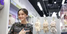 Labubu menjadi boneka viral dan menjadi bagian dari fashion di tahun 2024 ini. [Foto: Instagram/ Rattanawadee]