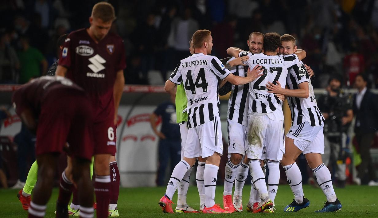 Keunggulan 1-0 Juventus akhirnya bertahan hingga akhir pertandingan. Hal tersebut membuat Juve naik peringkat ke posisi delapan klasemen sementara Liga Italia 2021/2022. (AFP/Marco Bertorello)