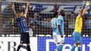 Mauro Icardi tampil gemilang dengan mencetak satu gol dan assist saat membawa Inter Milan menang 2-0 atas Napoli pada pertandingan lanjutan Serie A Italia di Stadion Giuseppe Meazza, Milan, Minggu (17/4/2016) dini hari WIB. (Reuters/Alessandro Garofalo)