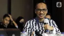 Mantan Ketua Komisi Pemberantasan Korupsi (KPK) dan Dewan Pembina ASA Indonesia, Abraham Samad menyampaikan keterangan saat meluncurkan website Cek Pemilu di Kantor ASA Indonesia, Jakarta, Selasa (20/12/2022). ASA Indonesia sebagai lembaga yang konsen terhadap isu antikorupsi, HAM, dan perkuatan demokrasi meluncurkan website Cek Pemilu sebagai platform pengecekan reputasi seseorang yang akan maju pada Pemilu 2024. (Liputan6.com/Herman Zakharia)