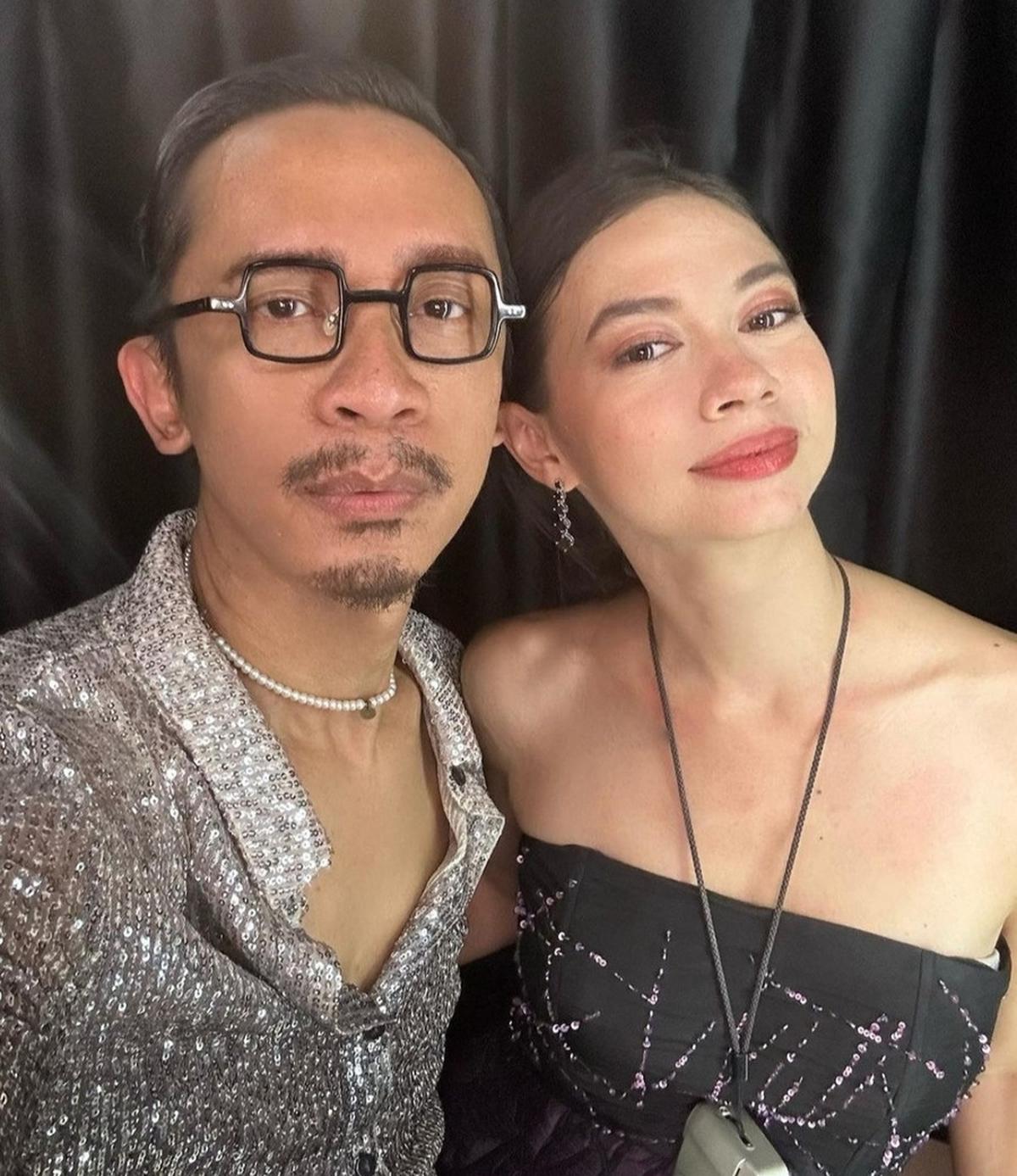 Tampil Dengan Busana Full Hitam