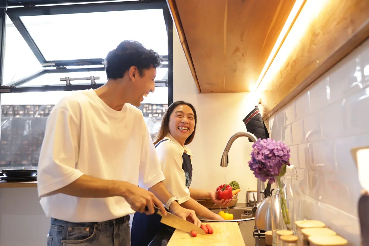 couple desember berbagi peran