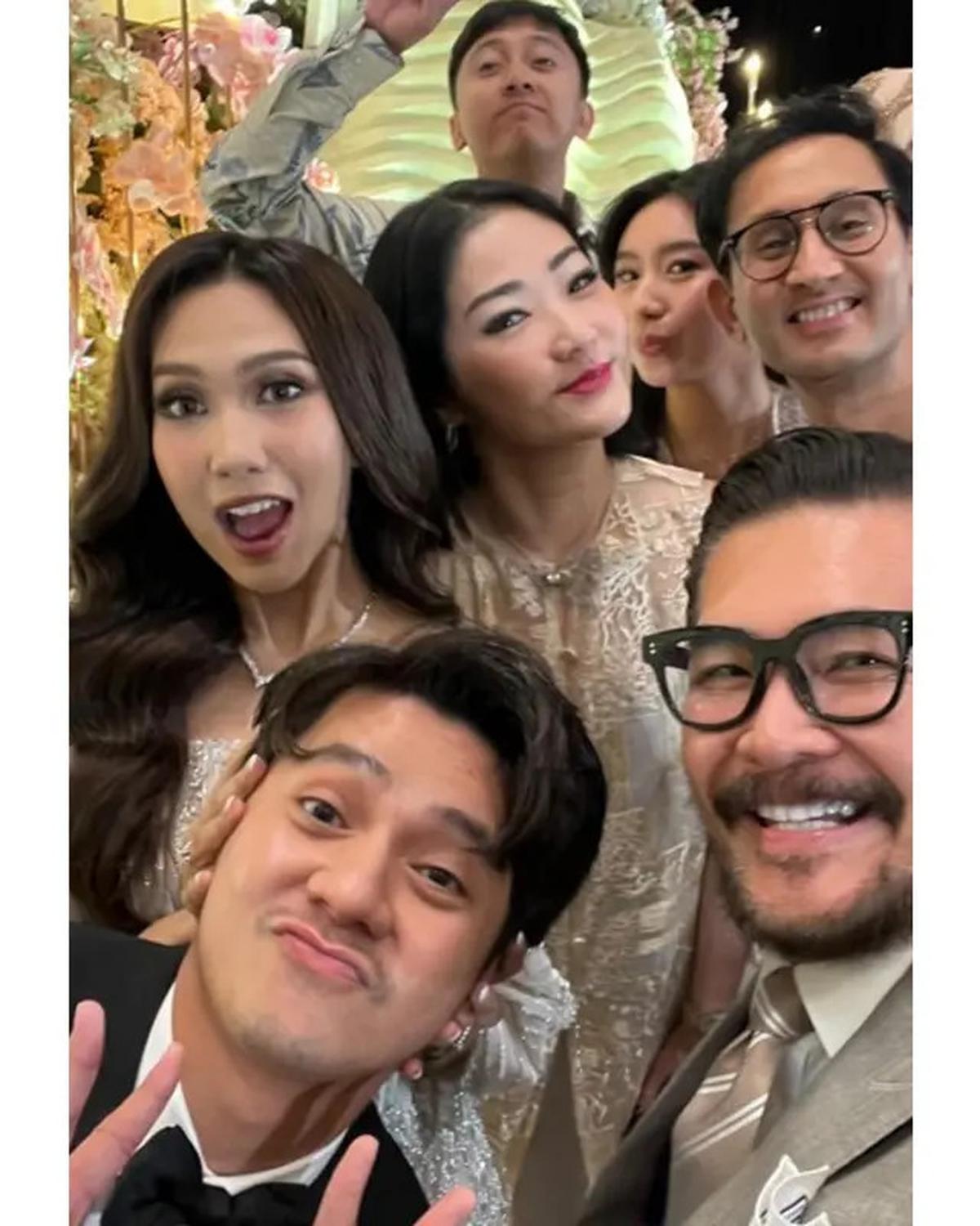 10 Potret Tamu Artis di Pernikahan Arbani Yasiz dan Raissa Ramadhani, Penuh Bintang
