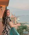 Cathy Sharon baru-baru ini membagikan deretan potret penampilannya selama liburan di Dubai.
