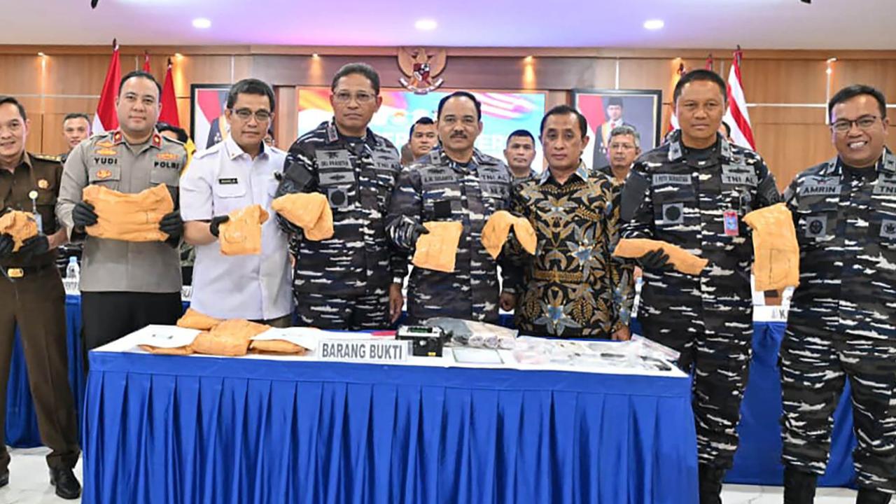 FOTO: TNI AL Gagalkan Penyelundupan 10 Kg Sabu di Pelabuhan Tanjung Priok