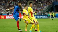 Secara dramatis kemenangan berhasil di kunci Les Blues lewat gol Payet di menit ke 89. Skor 2-1 untuk Prancis pun menutup hasil dari laga perdana melawan Rumania di Euro 2016, Prancis (11/6). (Reuters/John Sibley)