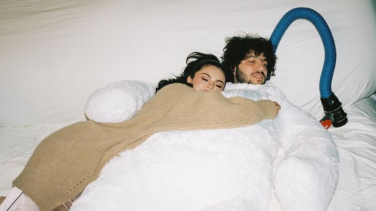 Profil Benny Blanco, Produser Musik yang Baru Saja Melamar Selena Gomez