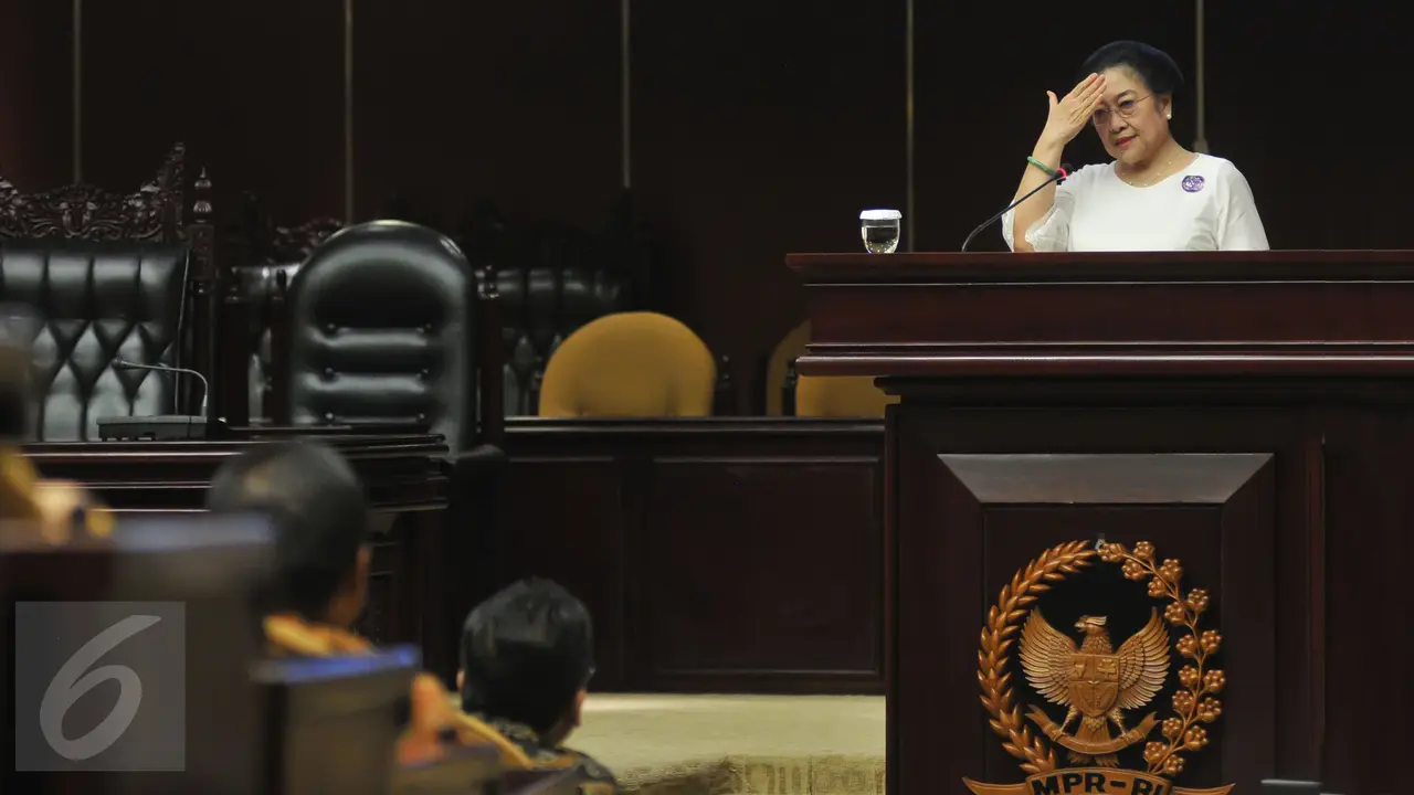 20150818-Megawati Jadi Pembicara Seminar Kebangsaan Memperingati Hari Konstitusi-Jakarta