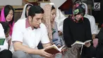 Aktris Ayu Azhari saat mengikuti tahlilan tiga hari meninggalnya Yana Zein di kawasan Pejatan, Jakarta, Senin (5/6). Ayu mengaku ikut memandikan jenazah Yana Zein jelang pemakaman. (Liputan6.com/Herman Zakharia)