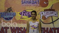 Pebasket Surabaya Fever, Olivia Hadinata, usai tampil melawan Merpati Bali pada laga Sahabat Cup 2017 di GOR Sahabat Semarang, Jawa Tengah, Jumat (21/4/2017). (Bola.com/Vitalis Yogi Trisna)