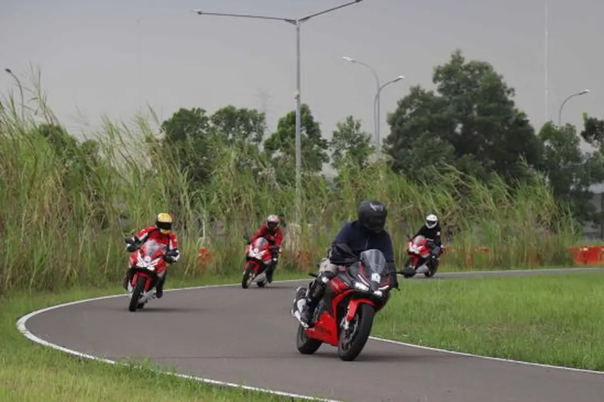 Test Ride Honda CBR250RR