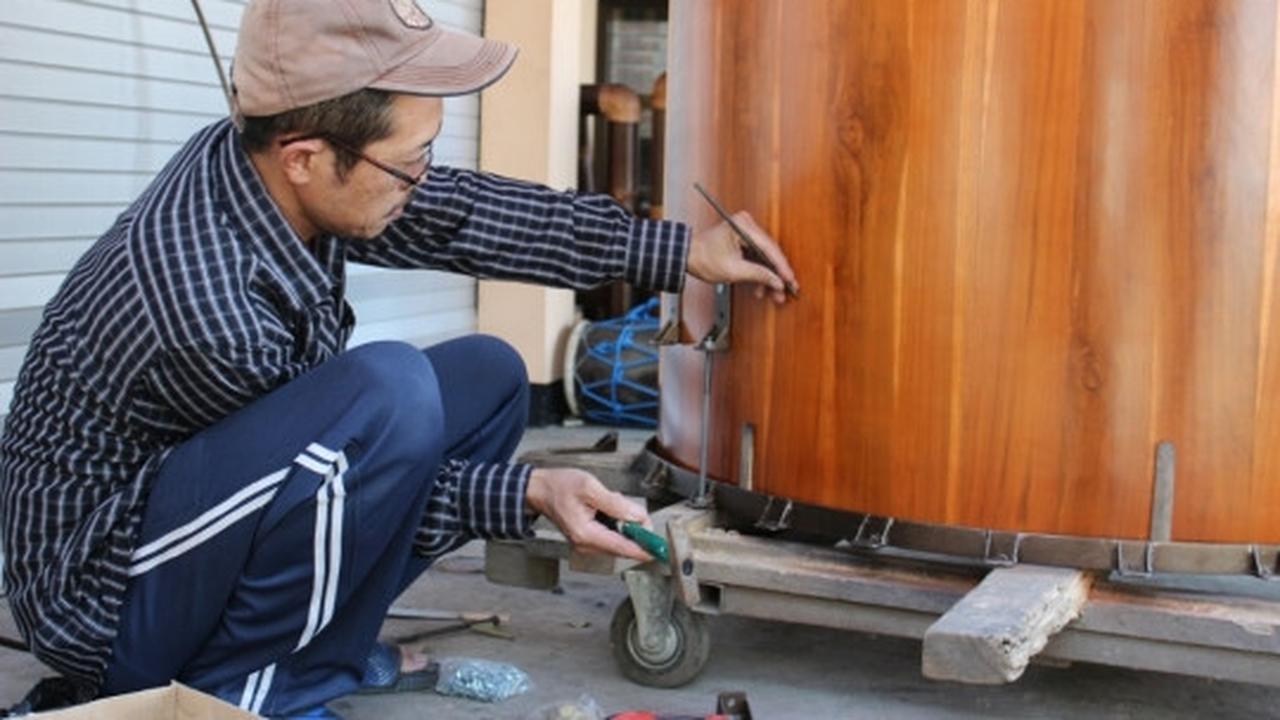 Mengintip pembuatan beduk seharga Rp 20 juta di Malang