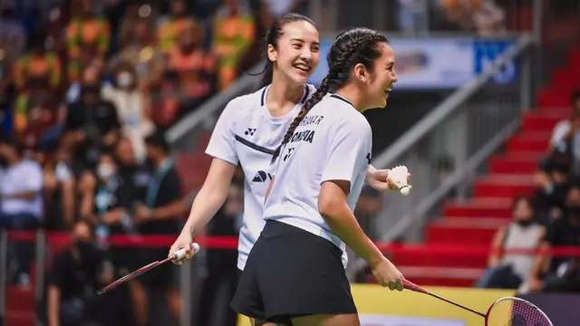 FOTO: Kekompakan Anya Geraldine / Raisa Saat Bertanding di Tepok Bulu 2022