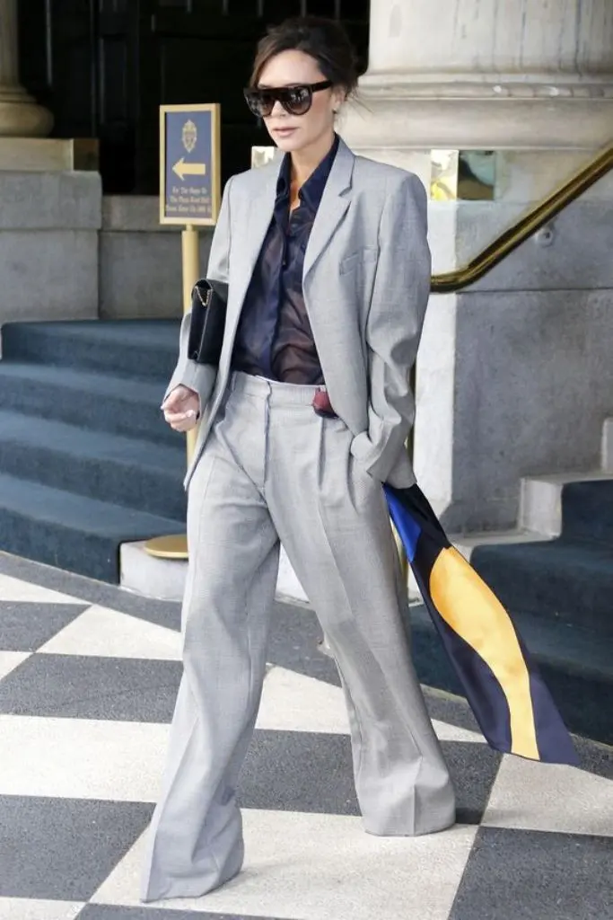 Tips memakai new dressing suit untuk ke kantor. (Image: Vogue Magazine)