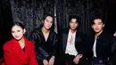 Pada acara ini, Mahalini juga terlihat berpose bersama beberapa artis ternama lainnya yang berasal dari Thailand, Singapura, dan Malaysia.  [Foto: Coach]
