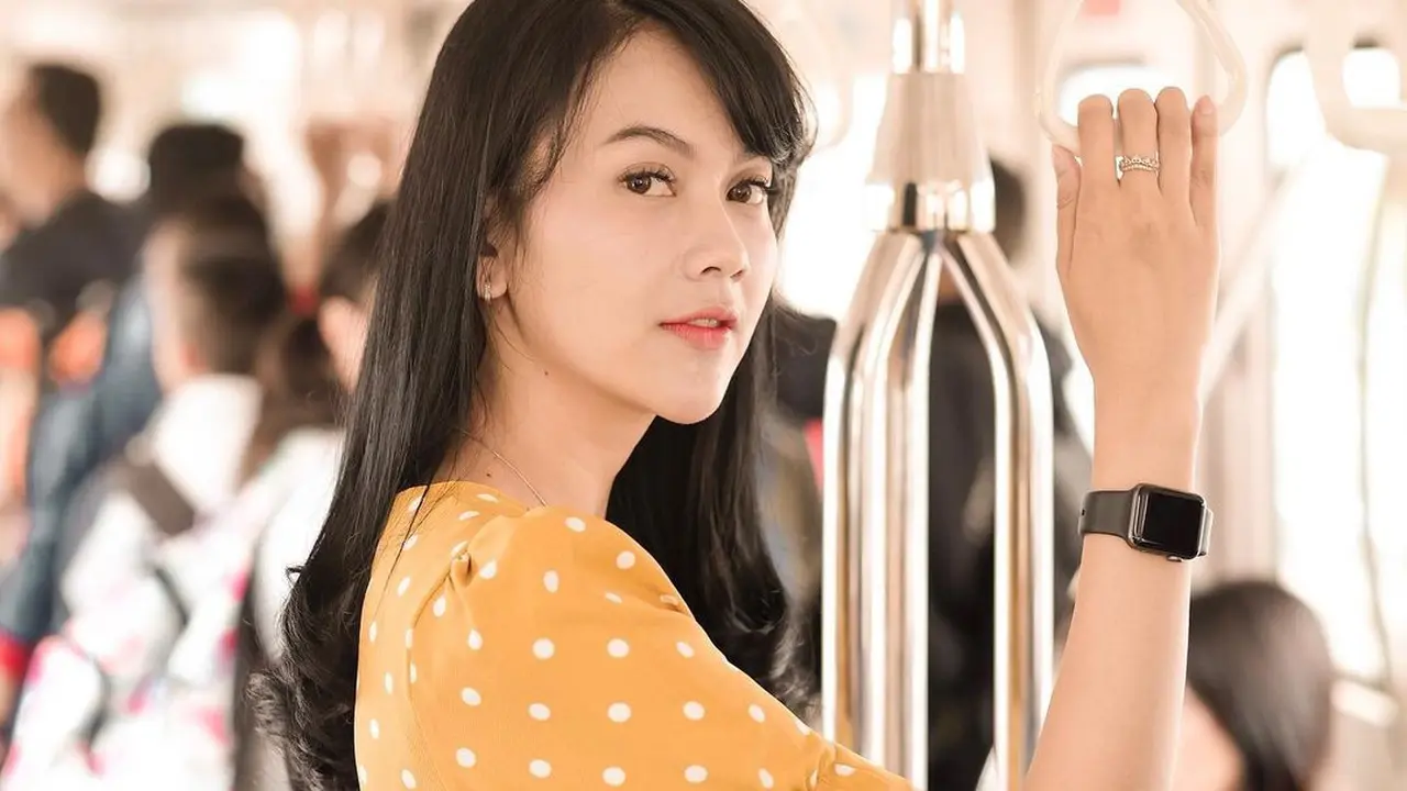 Imaz Fitria (https://www.instagram.com/p/CeqsyRlvDGY/)